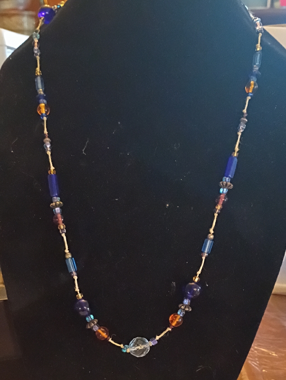 Elegant Multicolor Beaded Women's Necklace - Blue & Amber